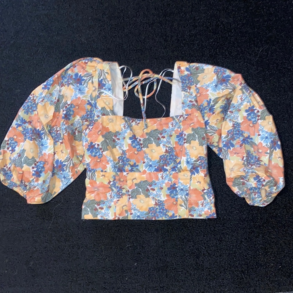 Yellow floral abercombie and fitch crop puff sleeve top